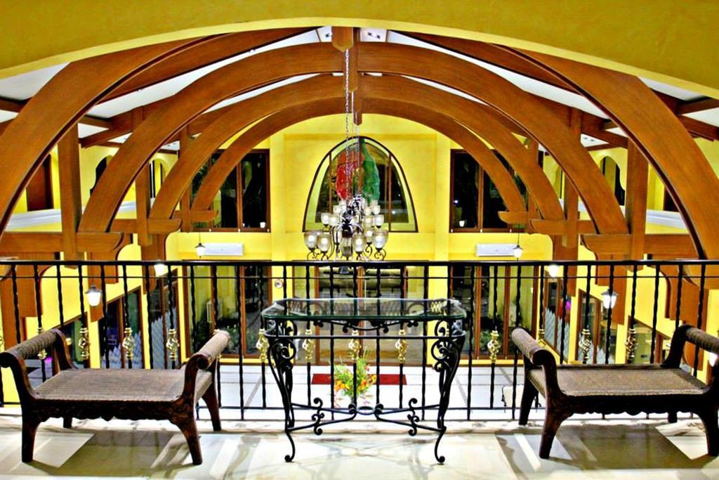 The Pepperland Hotel Legazpi Exterior foto